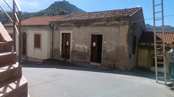 casa indipendente in vendita a Saponara