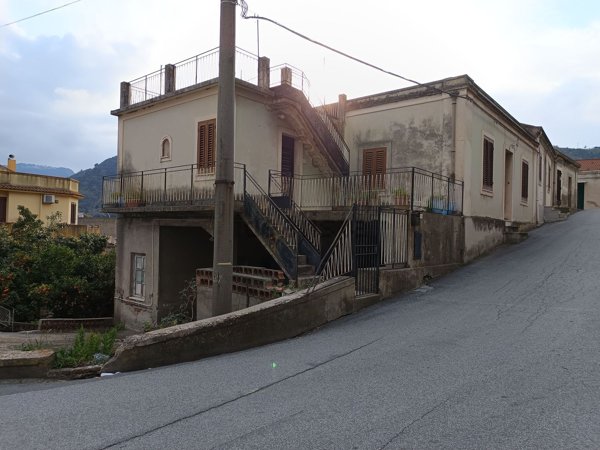 casa indipendente in vendita a Saponara