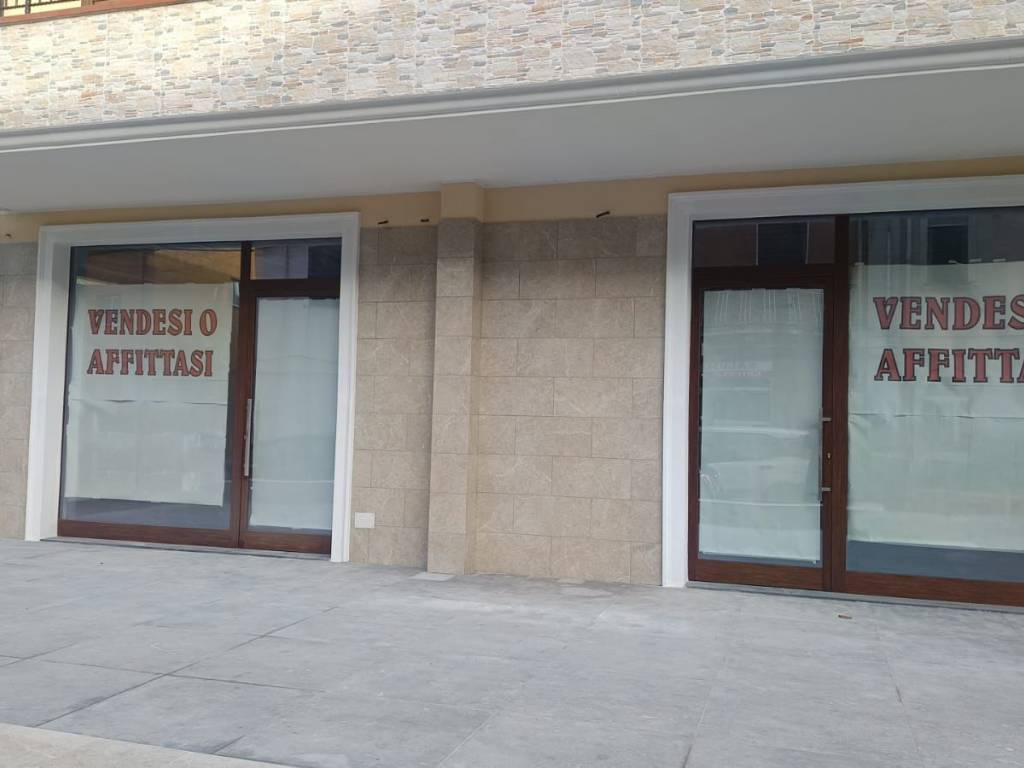 negozio in vendita a Saponara