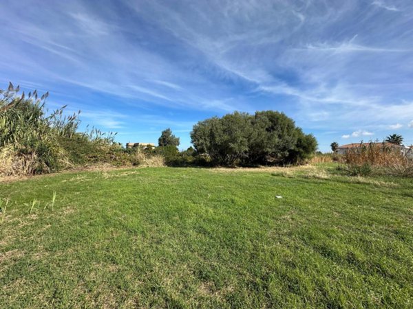 terreno edificabile in vendita a Saponara