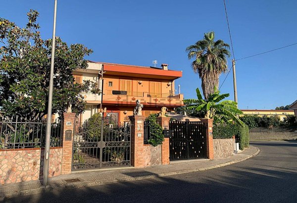 casa indipendente in vendita a Saponara