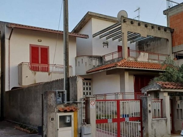 casa indipendente in vendita a Saponara