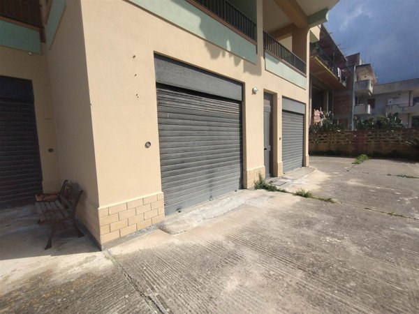 locale di sgombero in vendita a Saponara