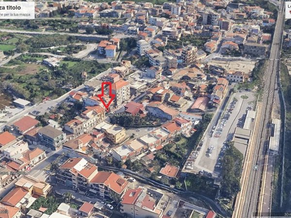 locale commerciale in vendita a Saponara