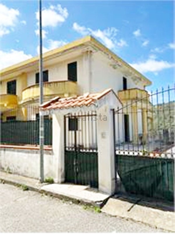 casa indipendente in vendita a Saponara