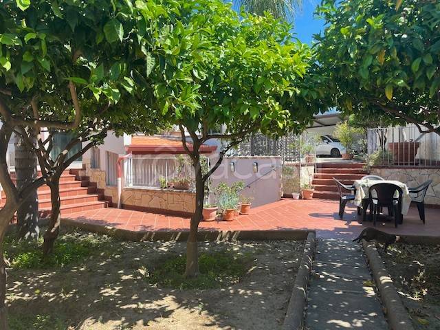 casa indipendente in vendita a Saponara