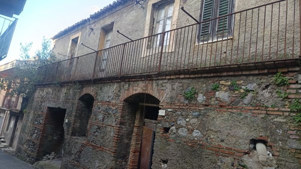 casa indipendente in vendita a Saponara