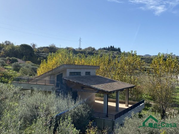 casa indipendente in vendita a Saponara