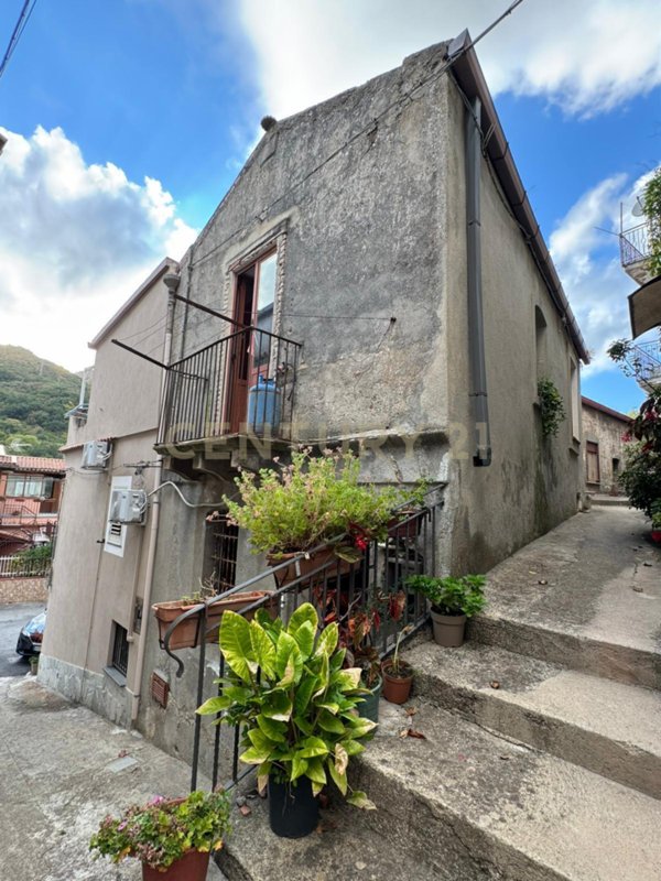 casa indipendente in vendita a Saponara