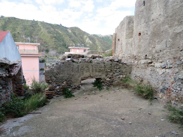 casale in vendita a Saponara