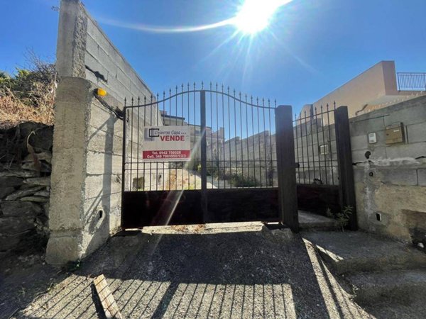 casa indipendente in vendita a Savoca in zona Rina