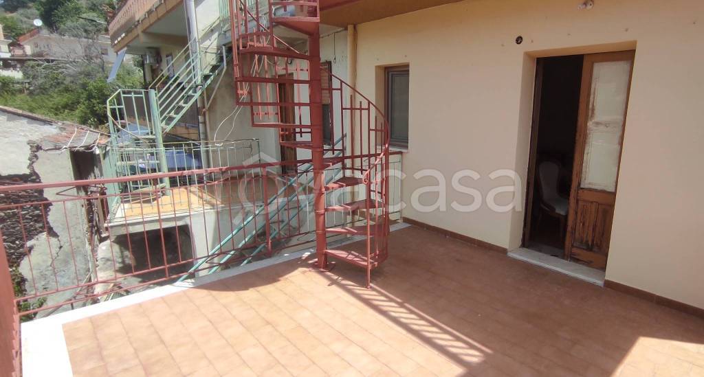 casa indipendente in vendita a Savoca in zona Rina