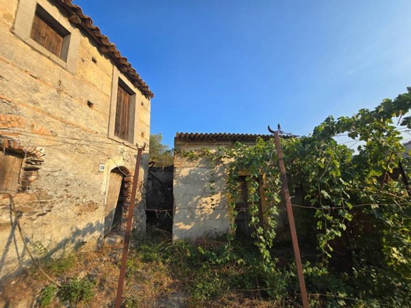 casa indipendente in vendita a Savoca in zona Rina