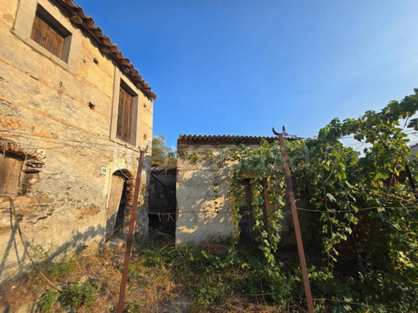 casa indipendente in vendita a Savoca in zona Rina