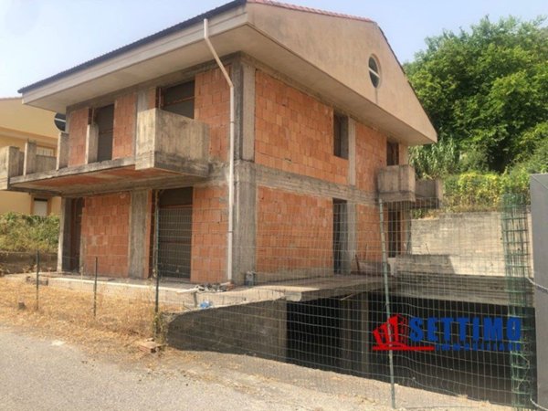 casa indipendente in vendita a Savoca in zona Contura