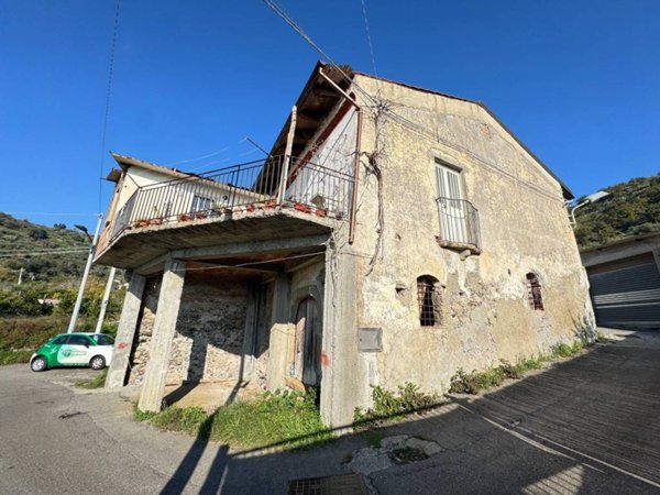 casa indipendente in vendita a Savoca in zona Botte