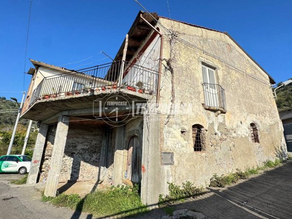 casa indipendente in vendita a Savoca in zona Botte