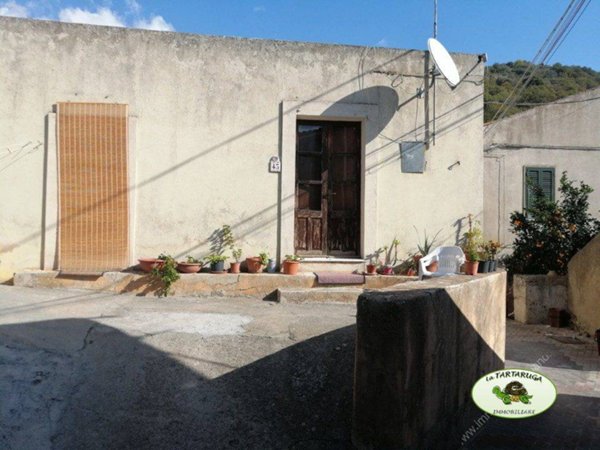 casa indipendente in vendita a Savoca in zona Rina