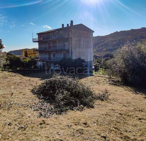 casa indipendente in vendita a Savoca in zona Rina