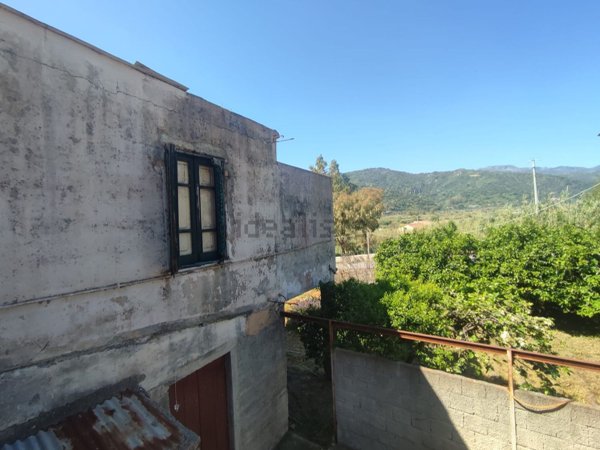 casa indipendente in vendita a Savoca in zona Rina