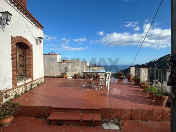casa indipendente in vendita a Savoca in zona Romissa