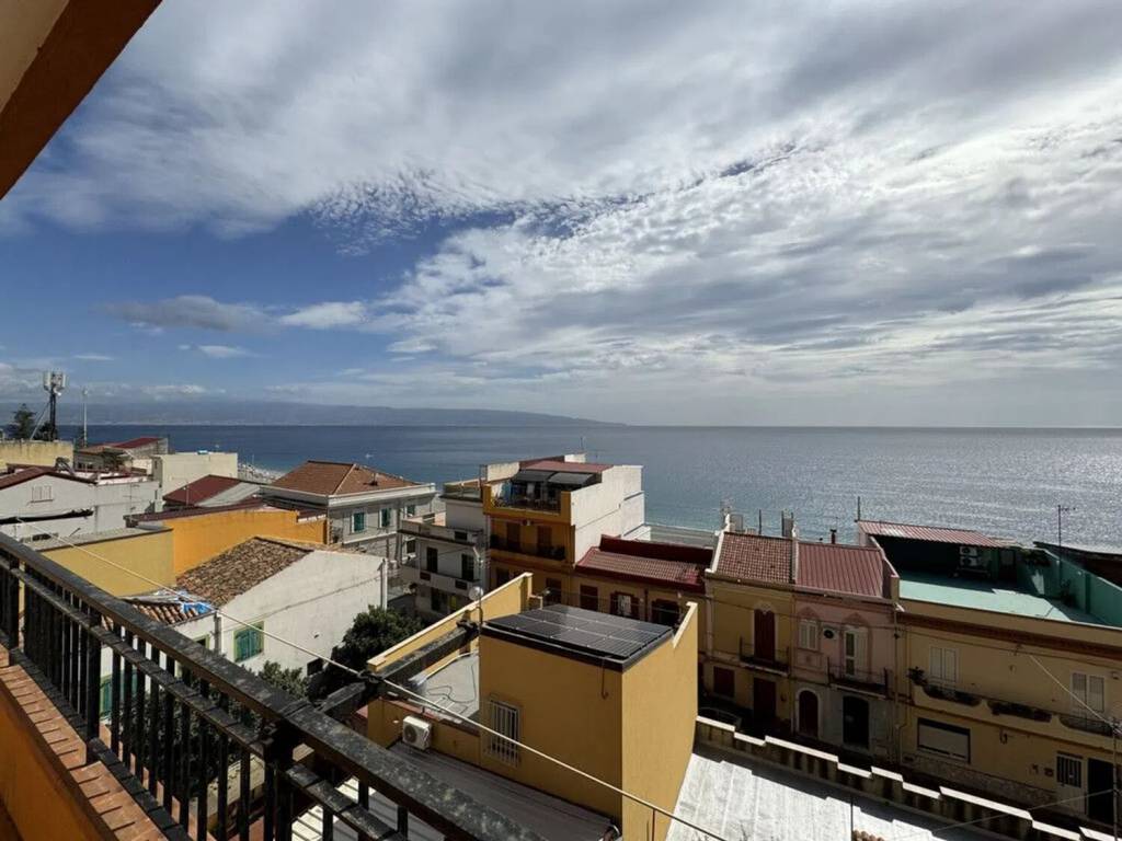 appartamento in vendita a Scaletta Zanclea in zona Guidomandri Marina