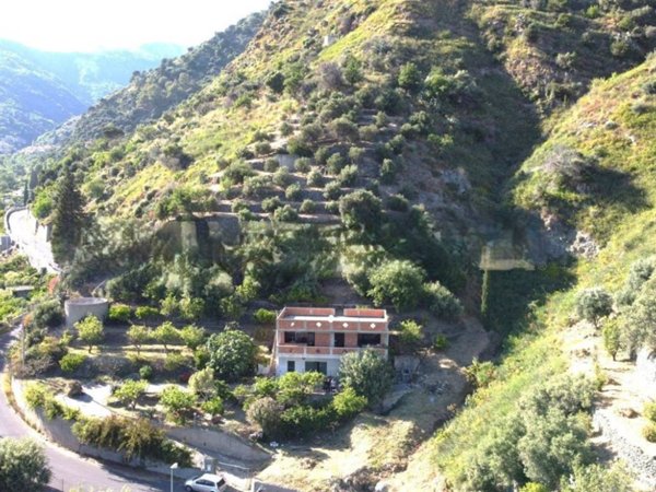 casa indipendente in vendita a Scaletta Zanclea in zona Guidomandri Superiore
