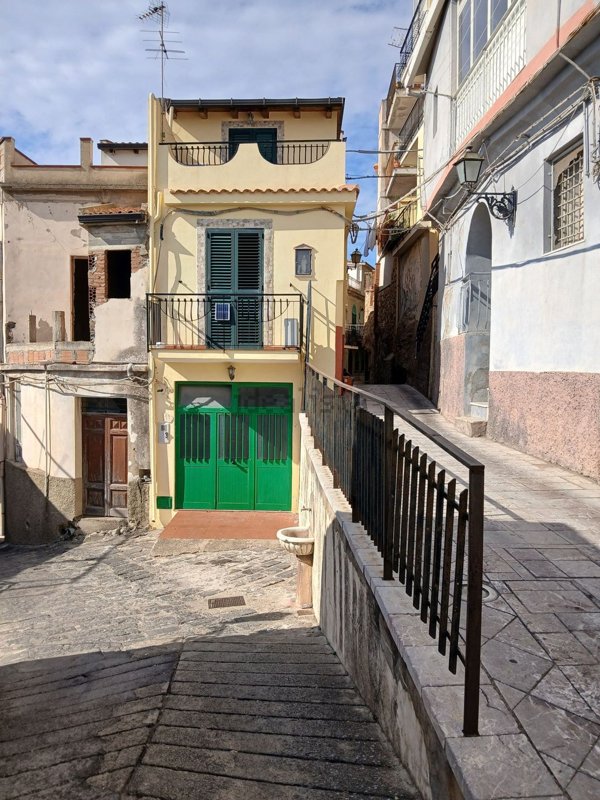 casa indipendente in vendita a Scaletta Zanclea in zona Scaletta Superiore