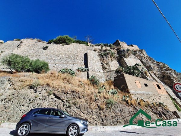 casa indipendente in vendita a Scaletta Zanclea in zona Scaletta Superiore