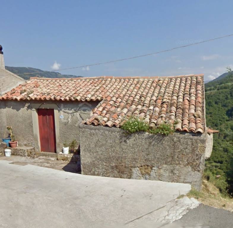 casa indipendente in vendita a Sinagra