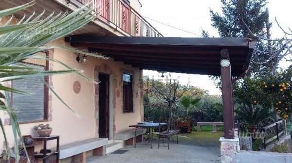 casa indipendente in vendita a Sinagra