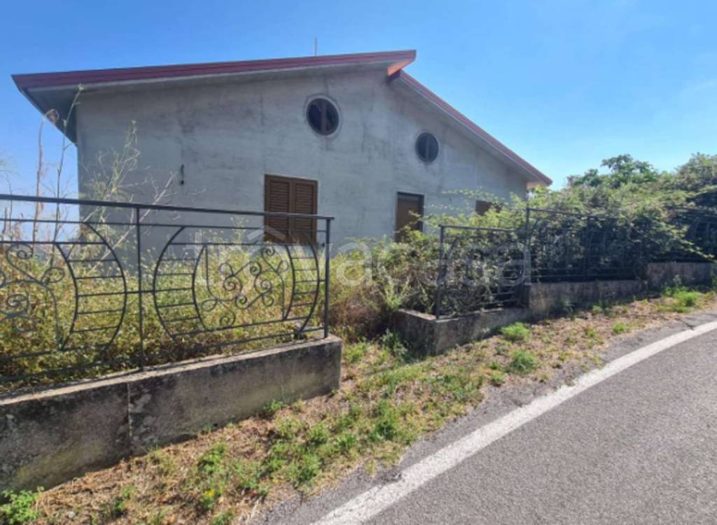 casa indipendente in vendita a Sinagra in zona Limari