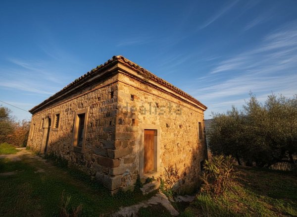 casa indipendente in vendita a Sinagra in zona Limari