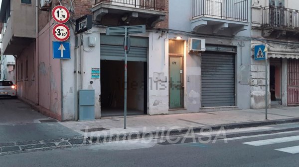 locale commerciale in vendita a Spadafora