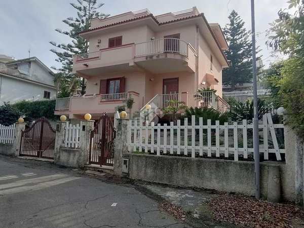 casa indipendente in vendita a Spadafora