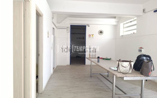 locale commerciale in vendita a Spadafora