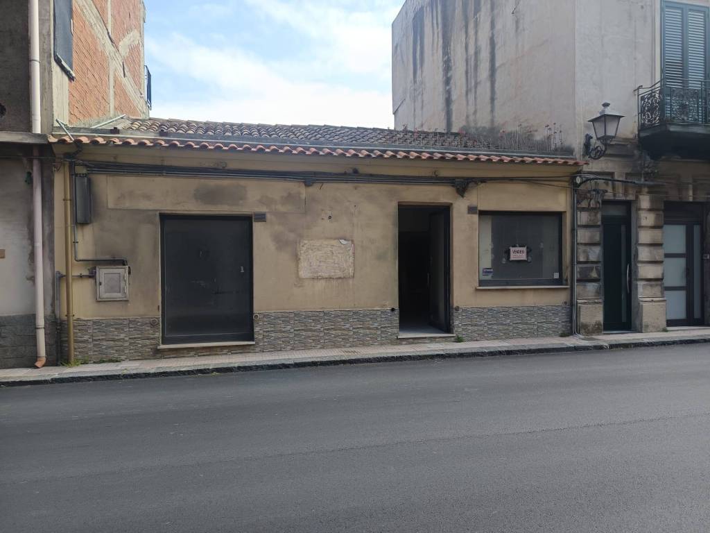 negozio in vendita a Spadafora
