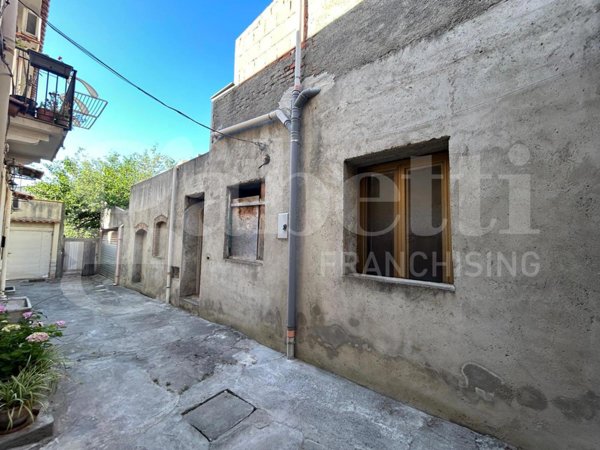 casa indipendente in vendita a Spadafora