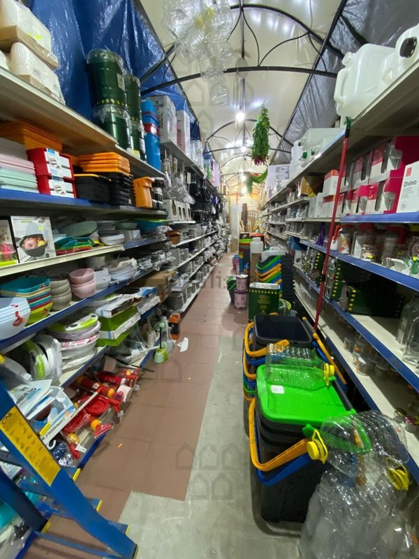 locale commerciale in vendita a Spadafora
