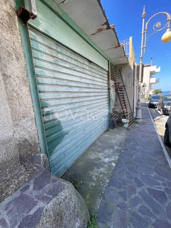 locale commerciale in vendita a Spadafora in zona Grangiara