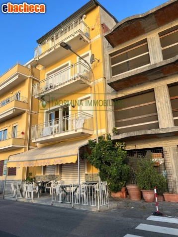 appartamento in vendita a Taormina in zona Mazzeo