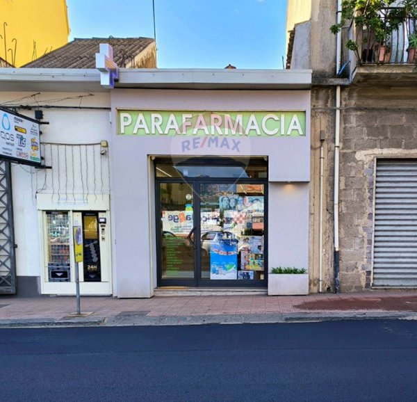 locale commerciale in vendita a Taormina in zona Trappitello