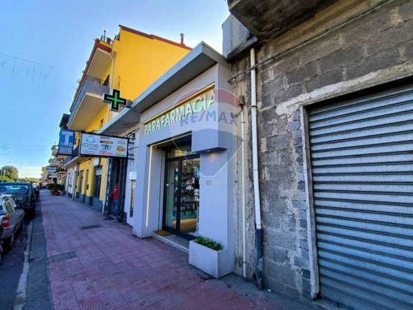 locale commerciale in vendita a Taormina in zona Trappitello