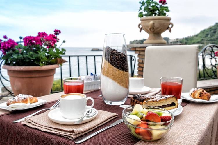 negozio in vendita a Taormina in zona Spisone