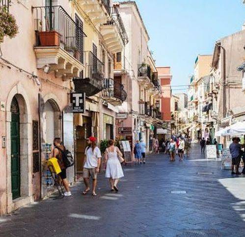 intera palazzina in vendita a Taormina