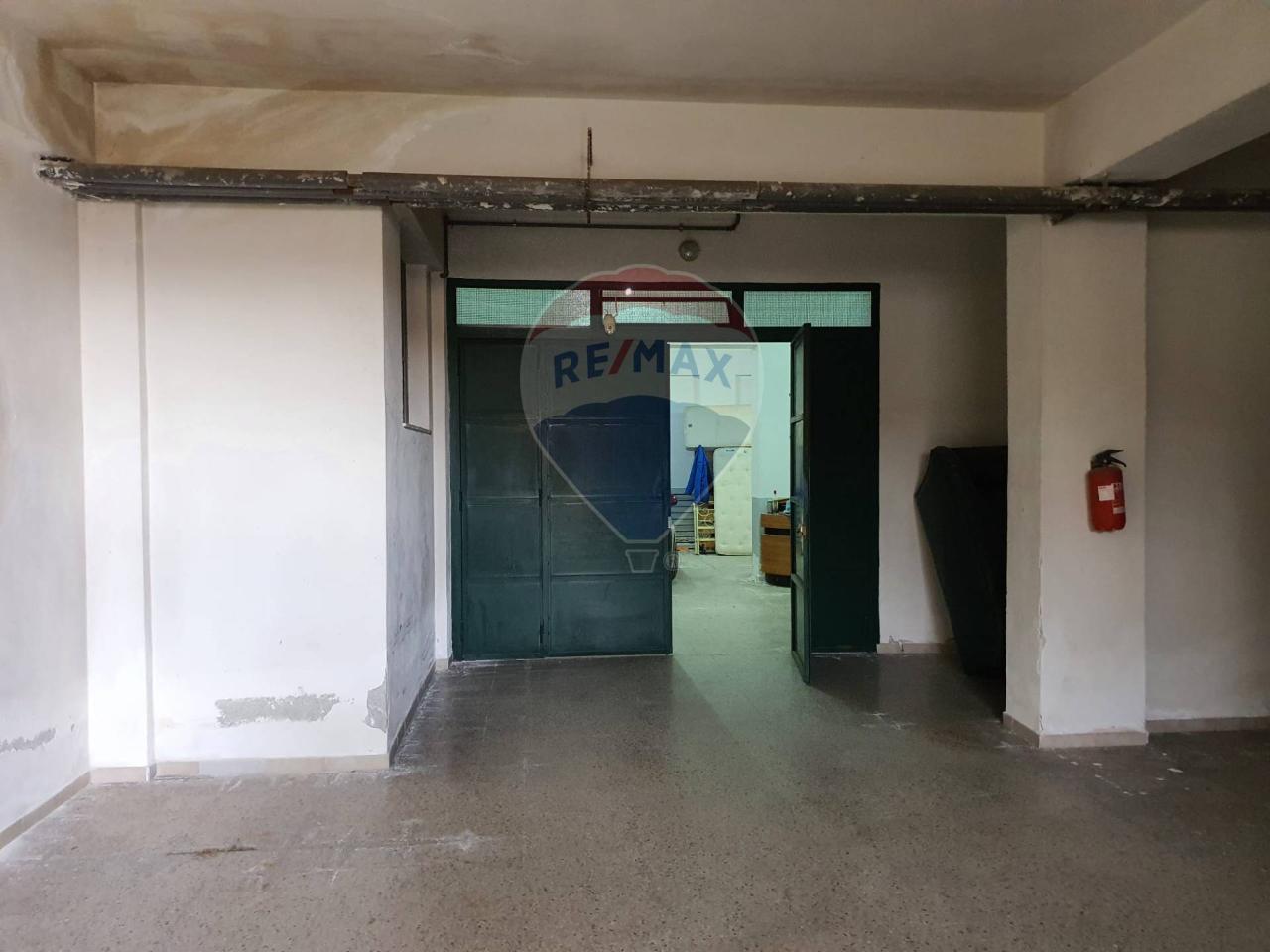 locale di sgombero in vendita a Taormina in zona Trappitello