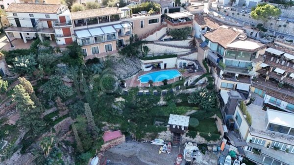 casa indipendente in vendita a Taormina in zona Mazzarò
