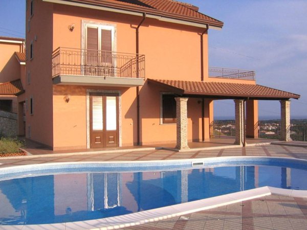 casa indipendente in vendita a Taormina in zona Trappitello