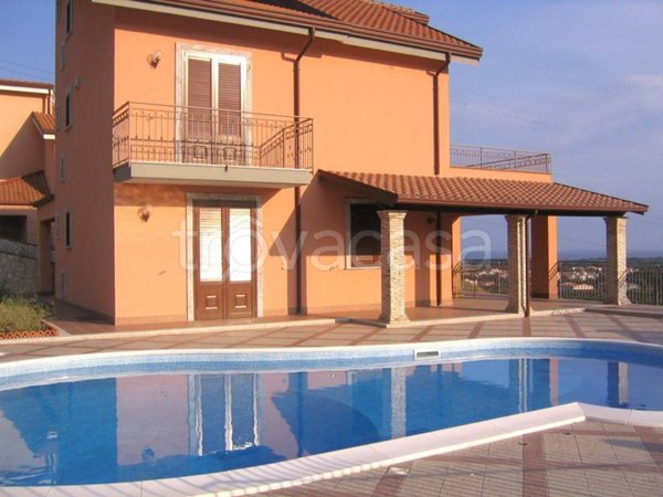 casa indipendente in vendita a Taormina in zona Trappitello