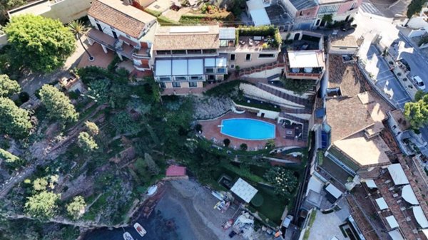 casa indipendente in vendita a Taormina in zona Mazzarò